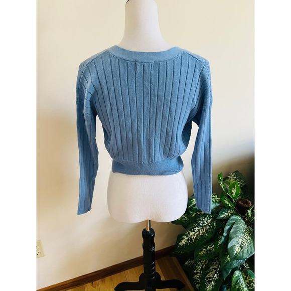 Alohas Blue Cropped Sweater - Picture 3 of 5